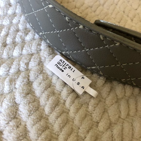 St. John Grey Quilted Leather Belt - Picture 6 of 9